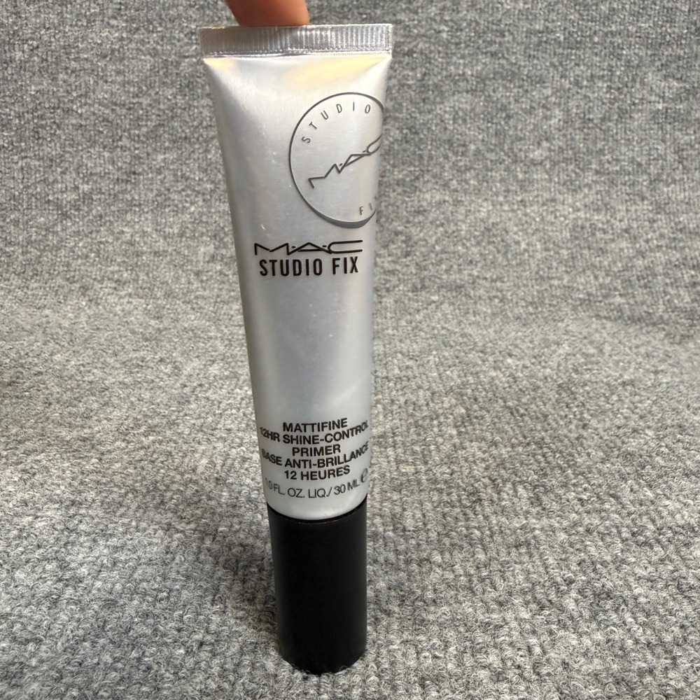 MAC Studio Fix Mattifine 12hr Shine-Control Primer 1.0 fl oz / 30 ml C41
